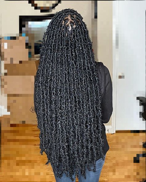 Goddess🔥queen👸🇳🇬🇺🇸🧿 on Instagram: “Butt length infinity Locs ❤️❤️ Duration: 3 hours  Appointment available click on the link in @ladydbeautylounge bio for booking and pricing…” Infinity Locs, Distressed Locs, High Puff, Braids Twist, Butterfly Locs, Faux Locs Hairstyles, Braids Hairstyles Pictures, Girls Hairstyles Braids, Hair Laid