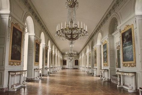 Two Days In Paris, Chateau Versailles, Palace Of Versailles, Manor House, Versailles, Future House, Art And Architecture, Old Money, Chandeliers