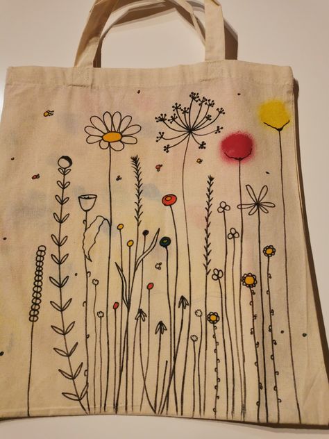 Diy Shopping Bag, Jute Tas, Canvas Bag Diy, Pretty Tote Bags, Painted Pots Diy, Handpainted Bags, Fabric Cards, Cool Paper Crafts, Painted Bags