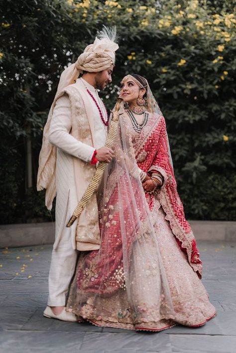 Wedding Matching Outfits, Best Indian Wedding Dresses, Anand Karaj, Indian Wedding Bride, Red Bridal Dress, Latest Bridal Lehenga, Bridal Dupatta, Couple Wedding Dress, Wedding Lehenga Designs