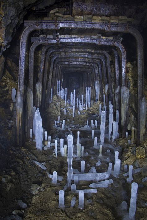 Magical Architecture, Magical Cave, Abandoned Mine, Fantasy Places, Environment Design, 판타지 아트, Environment Concept Art, Fantasy Landscape, Abandoned Places