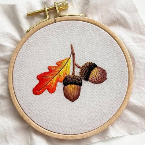 Embroidery Acorn, Acorn Embroidery, Goth Embroidery, Embroider Ideas, Business Checklist, Hand Embroidery Art, Christmas Embroidery, Embroidery Ideas, Embroidery Inspiration