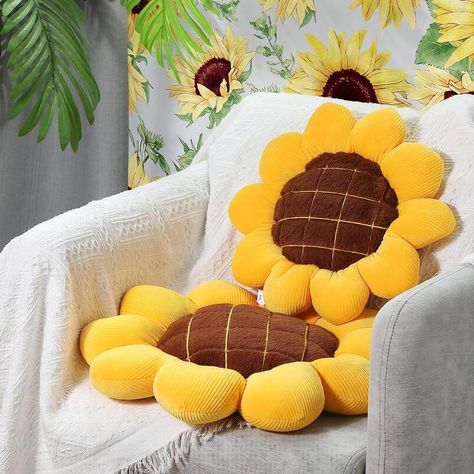 Sunflower Pillows, Reading Nook Cushion, Sunflower Cushion, Seating Corner, Fun Pillows, Sunflower Designs, Flower Floor, Cushion Decor, Sunflower Head