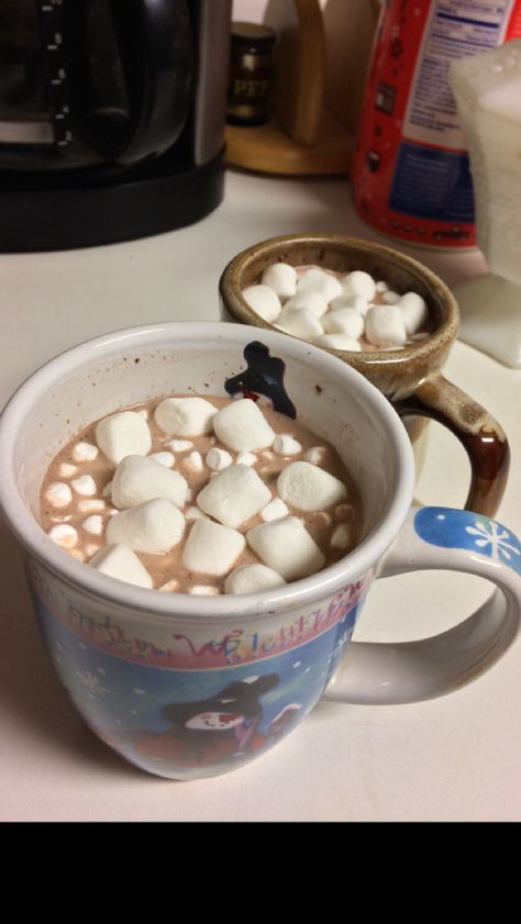 Two mugs, one brown, one winter themed with a snowman on it. Both filled with hot cocoa and topped with mini marshmallows. Decadent Stottie Cake, Game Making, Christmas Feeling, Food Quotes, Christmas Wonderland, Christmas Drinks, New Flavour, Grocery List, Food Obsession