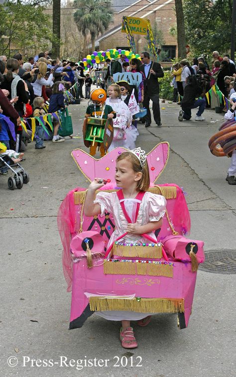 The Excelsior Band leads children from the Ashland Place United Methodist Church Preschool in the annual Mystics of Ashland Place Mardi Gras Parade in this Press-Register video and photo gallery. Wagon Floats Ideas Kids, Stroller Halloween Costumes, Wagon Floats, Mardi Gras Parade Float, Mardi Gras Kid, Mardi Gras Float, Kids Wagon, Mardi Gras Parade, Christmas Float Ideas