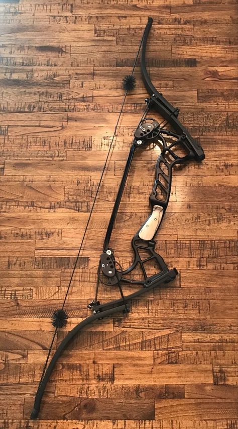 Oneida Bow, Echipament Tactic, Tactical Swords, Archery Set, Archery Bows, Diy Bathroom Furniture, Archery Bow, Tactical Gear Loadout, Traditional Archery