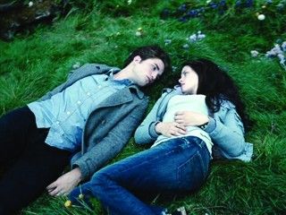 Meadow scene in Twilight... one of my favorite series... this scene came to the author in a dream! Quotes From Twilight, Bella Y Edward, Twilight Quotes, Twilight 2008, Robert Douglas, Twilight Book, Twilight Film, Edward Bella, Twilight Pictures