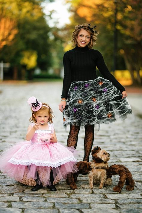 Family Halloween Costume Ideas: A Little Miss Muffet Halloween - Something Delightful Blog Family Halloween Costume Ideas, Family Halloween Costume, Little Miss Muffet, Miss Muffet, Family Halloween Costumes, Halloween 2018, Halloween Costume Ideas, Family Halloween, Little Miss