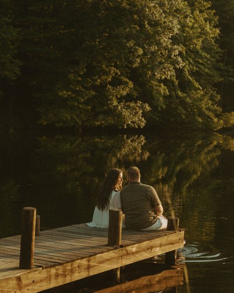 Golden hour straight out of a movie! These two filled out my application to model for one of my creative couples sessions and boy did they deliver 🥹 Cinematic, romantic, seriously a dream session! #authenticlovemag #cinematicphotography Cinematic photographer | Kentucky photographer | Indiana photographer | wedding photographer | Documentary Photographer | lake photos | couples photos | couples photographer | looks like film | storytelling photography | cinematic | fall photographer | su... Fall Wedding Engagement Pictures, Cinematic Style Photography, Cinematic Photoshoot Ideas, Cinematic Couple Photoshoot, Cinematic Couples Photography, Cinematic Photography Couple, Couple Lake Pictures, Film Photography Couple, Cinematic Couple Photography