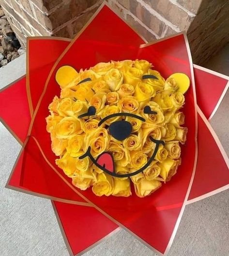 Winnie The Pooh Flower Bouquet, Winnie The Pooh Bouquet, Winnie The Pooh Flowers, Ramo Ideas, Satin Flowers Diy, Ribbon Rose Bouquets, Roses Bouquet Gift, Ribbon Flowers Bouquet, Flower Shop Decor