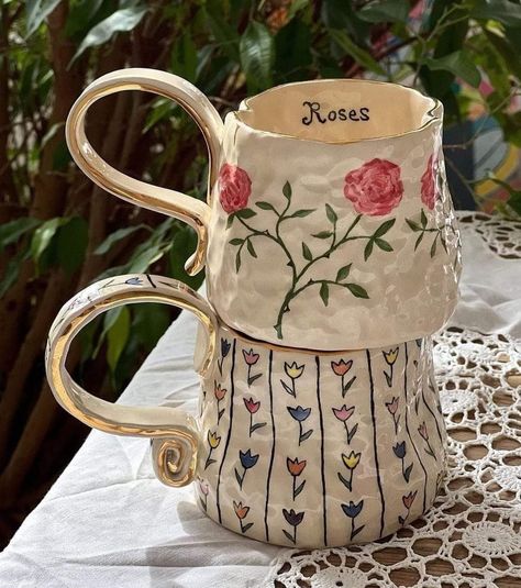 Diy Pottery Painting, Pottery Painting Designs, Pretty Mugs, Keramik Design, Pottery Crafts, Diy Pottery, Ceramics Pottery Art, Ceramics Ideas Pottery, Pottery Designs