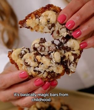 Magic Bar Cookies Recipes, Magic Cookie Bar Cookies, Magic Cookies Recipe, 4 Ingredient Magic Cookies, 5 Ingredient Magic Cookies, Magic Cookies 5 Ingredients, Magic Bar Cookies, Lite Snacks, Magic Cookies