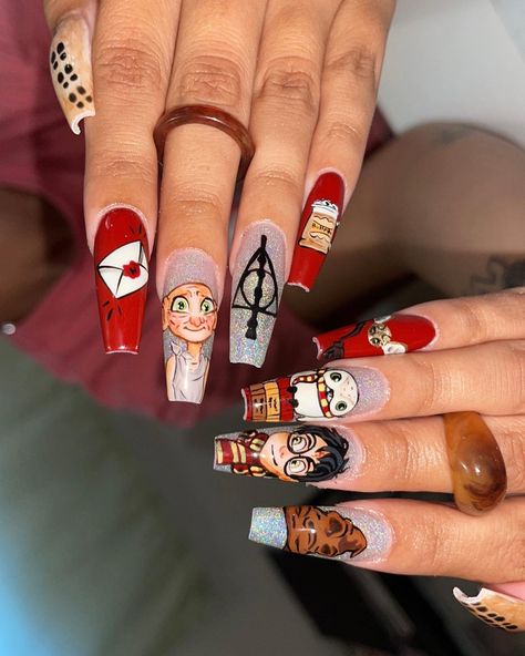 Cute Harry Potter Nail Designs, Harry Potter Nail Ideas, Harry Potter Nail Art Gryffindor, Book Inspired Nails, Harry Potter Inspired Nails, Universal Nails Harry Potter, Harry Potter House Nails, Harry Potter Bails, Harry Potter Nails Designs