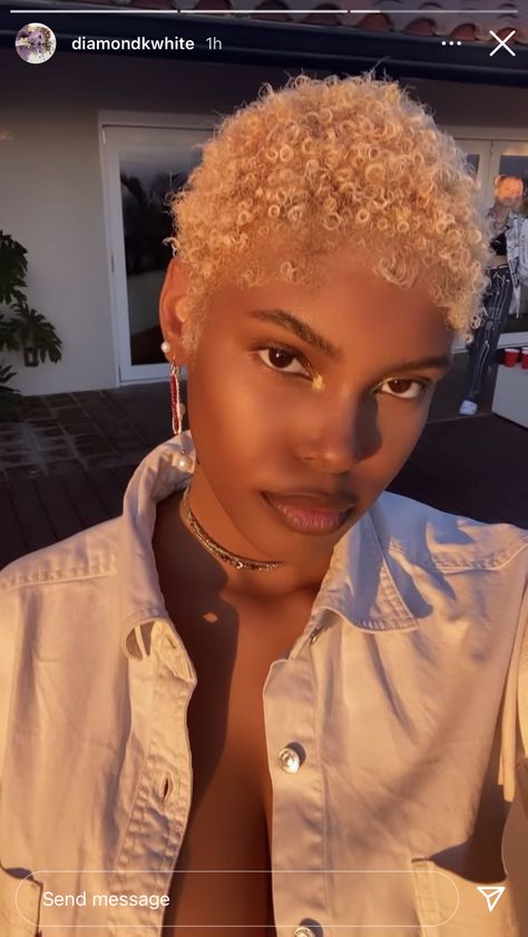 Sand Blonde, Big Chop Natural Hair, Short Shaved Hairstyles, Tapered Hair, Natural Hair Short Cuts, Dyed Natural Hair, Big Chop, Queen Hair, Natural Hair Inspiration