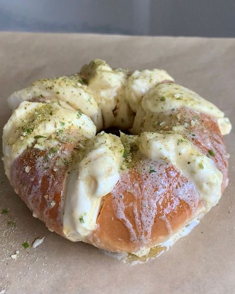 Calic Bagel Recipe, Air Fryer Cream Cheese Bagels, Viral Bagel Recipe, Garlic Cream Cheese Bagel, Garlic Cream Cheese Stuffed Bagels, Cream Cheese Stuffed Bagels, Stuffed Bagels, Digestive Health Recipes, Bagel Bites Recipe