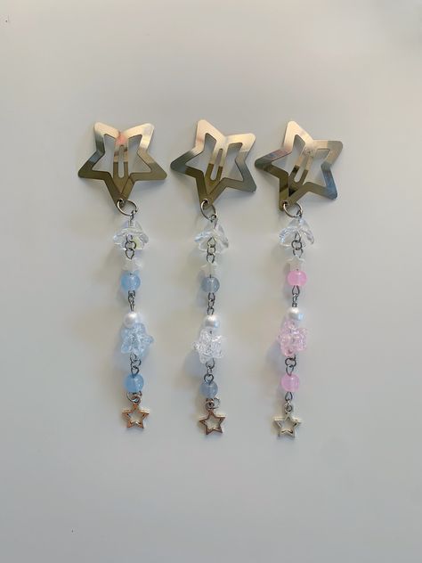 aesthetic handmade beaded hair clips ✩ cute accessory and gift idea ✩  ୨୧  ⋅ ♡ pastel glass beads ♡ faux pearls ♡ silver star charm ♡ available in 3 colours notes: 𖦹 please dm me for any questions ૮ ˶ᵔ ᵕ ᵔ˶ ა 𖦹 exposure to water may cause the accessory to tarnish so keep it dry ! 𖦹 shipping only within australia 𖦹 shipping within 3 business days (i'll try to ship as soon as possible) 𖦹 no refunds unless i've made a mistake with the order information ᝰ.ᐟ instagram: @dittocharms Diy Star Hair Clip, Stars Hair Clip, Hair Clips Beads, Charm Hair Clips, Hair Clips Handmade, Beads Hair Clip, Diy Accessories Aesthetic, Beaded Hair Clip, Hair Clips With Beads