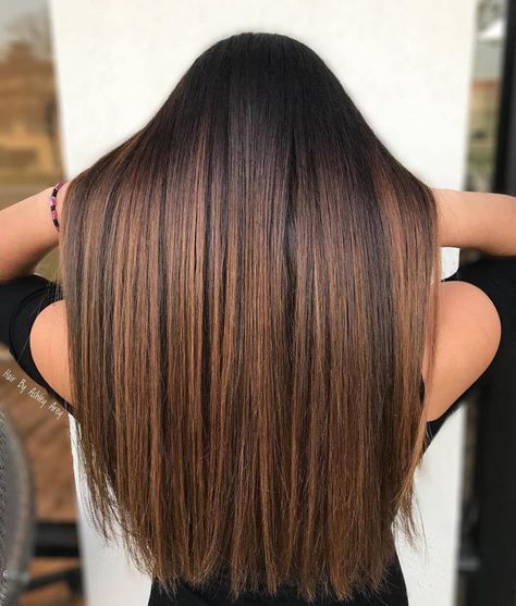 Shimmering Brown Balayage Highlights Partial Highlights For Dark Hair Straight, Caramel Hair Highlights, Balayage Straight, Balayage Straight Hair, Brown Straight Hair, Rambut Brunette, Hair Color Caramel, Caramel Hair, Caramel Highlights