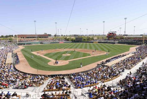 Chicago White Sox, Camelback Ranch Spring Training Arizona, Baseball Spring Training, Spring Training Baseball, Glendale Arizona, Baseball Park, Spring Getaway, Baseball Stadium, Team Training, Play Baseball