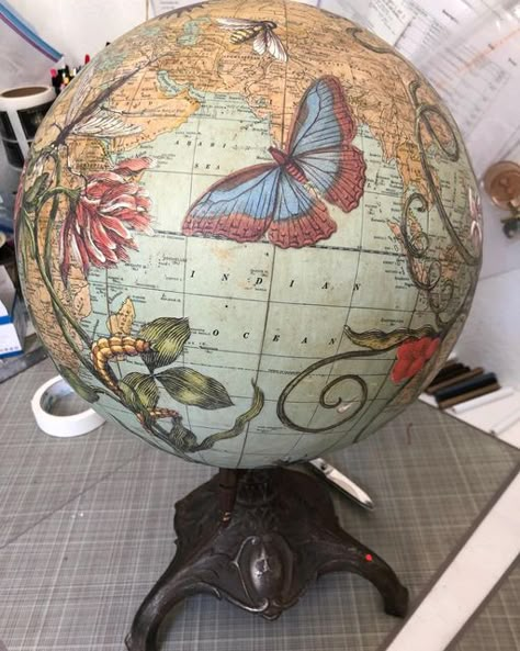 Wendy Gold Studios on Instagram: "Celebrating Sunday with one of our favorite vintage globe art designs." Globe Diy Projects, Globe Aesthetic, Globe Upcycle, Blue Apartment, Globe Ideas, Globe Diy, Globe Bar, Second Bathroom, Globe Crafts