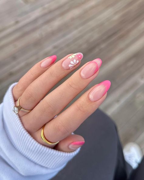 25 Cute Nail Art for 2024 to Inspire You Nail Art Cute, Sky Blue Nails, Hot Pink Nails, Cute Summer Nails, Pink Nail Designs, Oval Nails, Cute Nail Art, Fabulous Nails, Nail Designs Spring