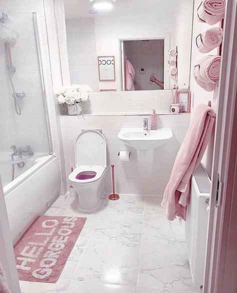 Glam Bathroom Decor, Dorm Room Kitchen, Barbie Bathroom, Most Pinned, Girly Bathroom, Glam Bathroom, Pink Dorm, Pink Bathroom Decor, Bathroom Decor Luxury