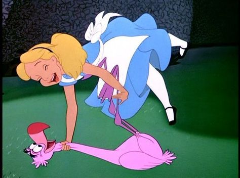 Tickling flamingo Alice In Wonderland Flamingo, Alice In Wonderland Cartoon, Alice In Wonderland 1951, Old School Cartoons, Disney Pixar Movies, Disney Images, Princess Cartoon, Pixar Movies, Disney Alice