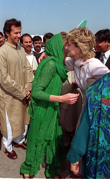 Hasnat Khan, Jemima Khan, Imran Khan Cricketer, Jemima Goldsmith, Aura Wallpapers, Charlize Theron Style, Imran Khan Photos, Pakistan Photos, Princess Diana Dresses