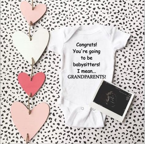 Grandparents Onesie, Pregnancy Announcement To Grandparents, Announcement To Grandparents, First Pregnancy Announcements, Family Baby Announcement, Creative Baby Announcements, Grandparents Pregnancy Announcement, Grandparent Announcement, Baby Announcement Grandparents