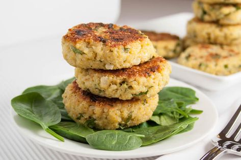 We're not as carnivorous as we used to be.    That was part of the motivation behind this recipe for Italian Quinoa Patties.  Not that we were ever big red meat eaters.  Don't get me wrong, we Protein Patties, Pepper Quinoa, Italian Quinoa, Quinoa Patties, Seasoned Bread, Quinoa Burgers, Meatless Meal, Quinoa Protein, Vegetarian Menu