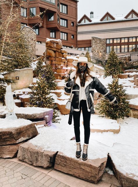 a style guide for vail colorado | wear this there Romantic Winter Outfits Aesthetic, Outfits For Aspen Colorado, Ski Town Outfits For Women, What To Wear In Vail Colorado In Winter, Vail Village Colorado Winter, Cabin Chic Outfit, Breckenridge Outfit Winter, Ski Village Outfit, Outdoor Party Outfit Winter