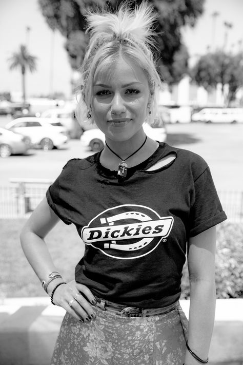 Tonight Alive Jenna, Jenna Mcdougall, Tonight Alive, Female Musicians, Lead Singer, Musician, Google Search, Mens Tshirts, Mens Tops