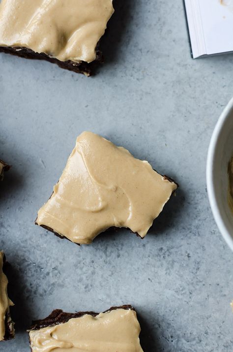 Tahini frosting brownies...Sweet, fudgy brownies are paired with a thick layer of salted tahini frosting for a uniquely decadent treat. Guinness Brownies, Banana Snack Cake, Homemade Strawberry Cake, Sally's Baking, Decadent Chocolate Cake, Brownie Ingredients, Peanut Butter Frosting, No Bake Bars, Espresso Powder