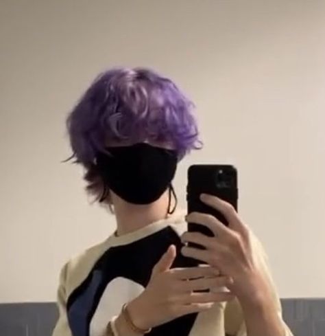 Aesthetic Purple Hair, Should I Dye My Hair, Short Purple Hair, Shinsou Hitoshi, Androgynous Hair, Short Grunge Hair, Aesthetic Purple, Hair Inspiration Short, Corte De Cabelo Masculino