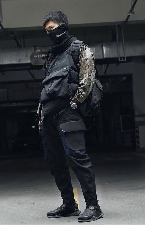 Women Techwear, Urban Techwear, Vest Outfits Men, Nike Vest, Techwear Streetwear, Tech Clothing, Japanese Street Wear, Tech Wear Fashion, Techwear Fashion