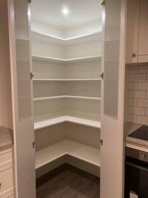 Kitchen Shelf Design, Corner Kitchen Pantry, Pantry Closet Design, Kitchen Cabinet Inspiration, Kitchen Cabinetry Design, Corner Kitchen Cabinet, Corner Pantry, Pantry Remodel, Kitchen Layout Plans