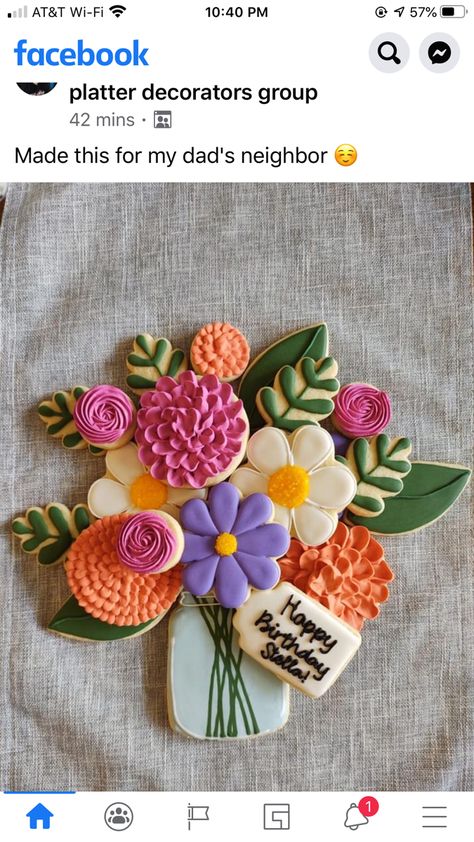 Flower Cookies Bouquet, Flower Sugar Cookies, Royal Icing Flowers, Sugar Cookie Royal Icing, Icing Flowers, Cookie Bouquet, Spring Cookies, Summer Cookies, Sugar Cookie Designs