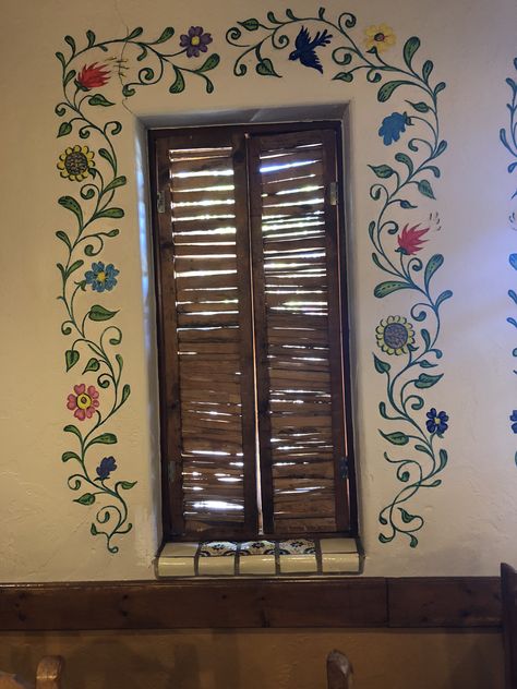 Door Frame Art, Door Murals Painted Easy, Hidden Paintings In House, Traditional Wall Art Indian, Painted Archway, Mexican Windows, House Paint Design, Window Mural, Colorful Room Decor