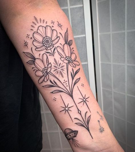 Simple Wrap Tattoo, Swedish Flower Tattoo, Folky Tattoos, Folk Flower Tattoo, Traditional Feminine Tattoos, Indian Style Tattoos, Feminine Traditional Tattoo, Tattoo Cover Ups, Traditional Tattoo Designs