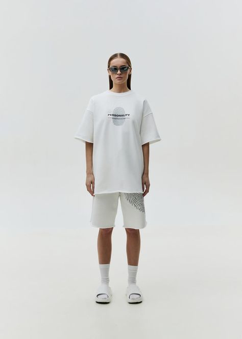 T-shirt Personality Black – ALMZV Off White Campaign, T Shirt Photo Shoot Ideas, Streetwear Studio Shoot, Streetwear Studio Photoshoot, Oversized Tshirt Photoshoot, T Shirt Photoshoot Ideas Products, Photoshoot Clothing Ideas, Clothing Brand Shoot Ideas, T Shirt Photography Ideas