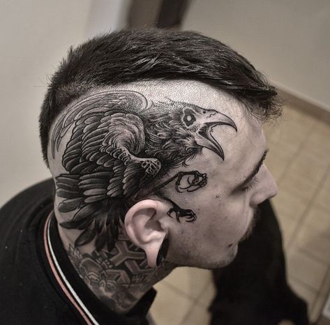 Blackwork Head Tattoo, Tattoo Crane, Traditional Viking Tattoos, Chaos Tattoo, Wörter Tattoos, Where Tattoo, Horrible Tattoos, Master Tattoo, Bum Tattoo