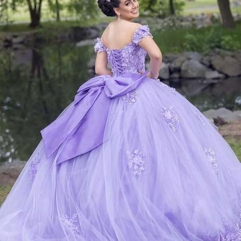 Lilac Ball Gowns, Flower Quinceanera Dresses, Purple Quinceanera Dresses, Cinderella Princess, Flora Dress, Wedding Dresses With Flowers, Wedding Flower Girl Dresses, Princess Ball Gowns, Prom Dresses Modest