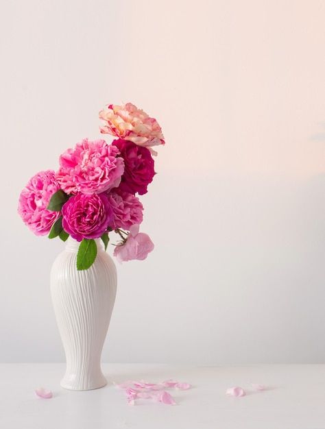 White Vase With Pink Flowers, Flower Vase Background, Vase On Table, Story Background, Background Flower, Small Flower Pots, White Vase, Wedding Vintage, Background White