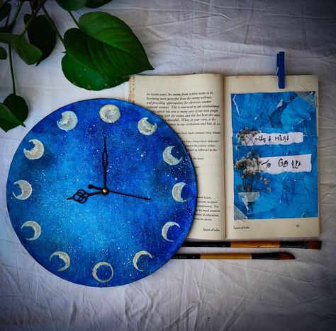 Clock Ideas Creative, Clock Ideas, Circle Canvas, Clock Painting, Acrylic Painting Diy, Diy Wall Clock, Circle Painting, Round Canvas, Mandala Artwork