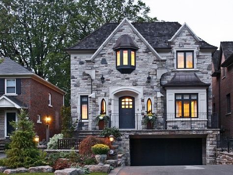 Winter Front Landscaping Ideas for Great Curb Appeal Traditional Exterior, Ranch Style Home, Stone Houses, Dream House Exterior, Ideas Pictures, Stone House, House Goals, House Designs Exterior, Dream Home Design