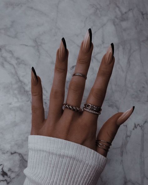 Unghie Sfumate, Edgy Nails, Classy Acrylic Nails, Almond Nails Designs, Almond Acrylic Nails, Nagel Inspo, Neutral Nails, Luxury Nails, Dream Nails