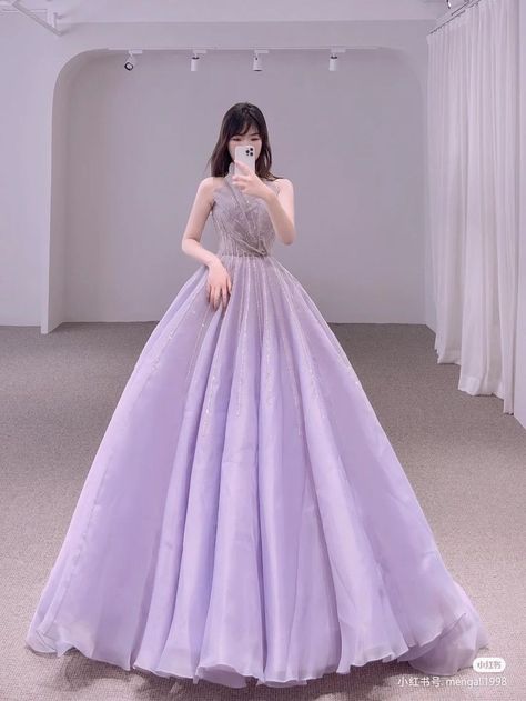 Beautiful Dresses Princesses, Light Purple Prom Dress, Purple Ball Gown, Gaun Dress, Beautiful Ball Gowns, Bridal Party Gowns, Princess Fashion, Purple Gowns, Dressy Casual Outfits