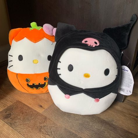 Accepting Offers !! #Halloween #Hellokitty #Sanrio #Squishmellow #Squishmellow Halloween Plushies, Kitty Toys, Cute Text Quotes, Hello Kitty Merchandise, Hello Kitty Toys, Hello Kitty Clothes, Hello Kitty Aesthetic, Melody Hello Kitty, Hello Kitty Accessories