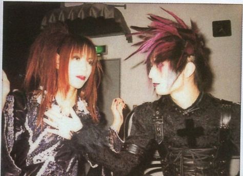 Kaoru Dir En Grey, Dir En Grey Shinya, Purple Grey Hair, Character Group, Dir En Grey, Im Awesome, Visual Kei, Purple Hair, Gothic Fashion