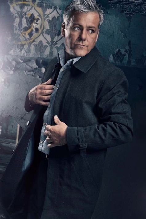 Lestrade - New Season 4 Promo still Greg Lestrade, Sherlock Holmes 3, Sherlock Series, Mycroft Holmes, Rupert Graves, Benedict Sherlock, Mrs Hudson, Sherlock Holmes Bbc, Mark Gatiss