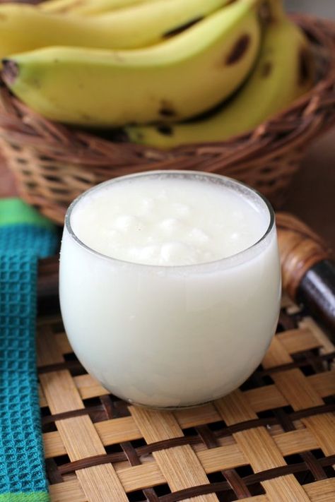 salted lassi Non Veg Recipes, Indian Food Blog, Lassi Recipe, Healthy Summer Drinks, Lassi Recipes, Fun Summer Drinks, Indian Veg Recipes, Drinks Ideas, Reduce Gas